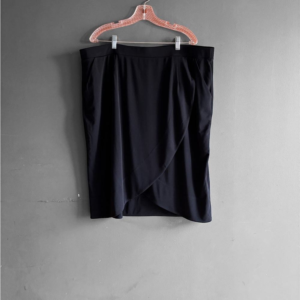 INC INTERNATIONAL CONCEPTS WOMAN  BLACK MIDI SKIRT  ELASTIC WAIST SZ 3X